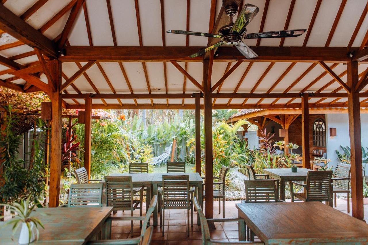 Belukar Villas Gili Trawangan Exterior photo
